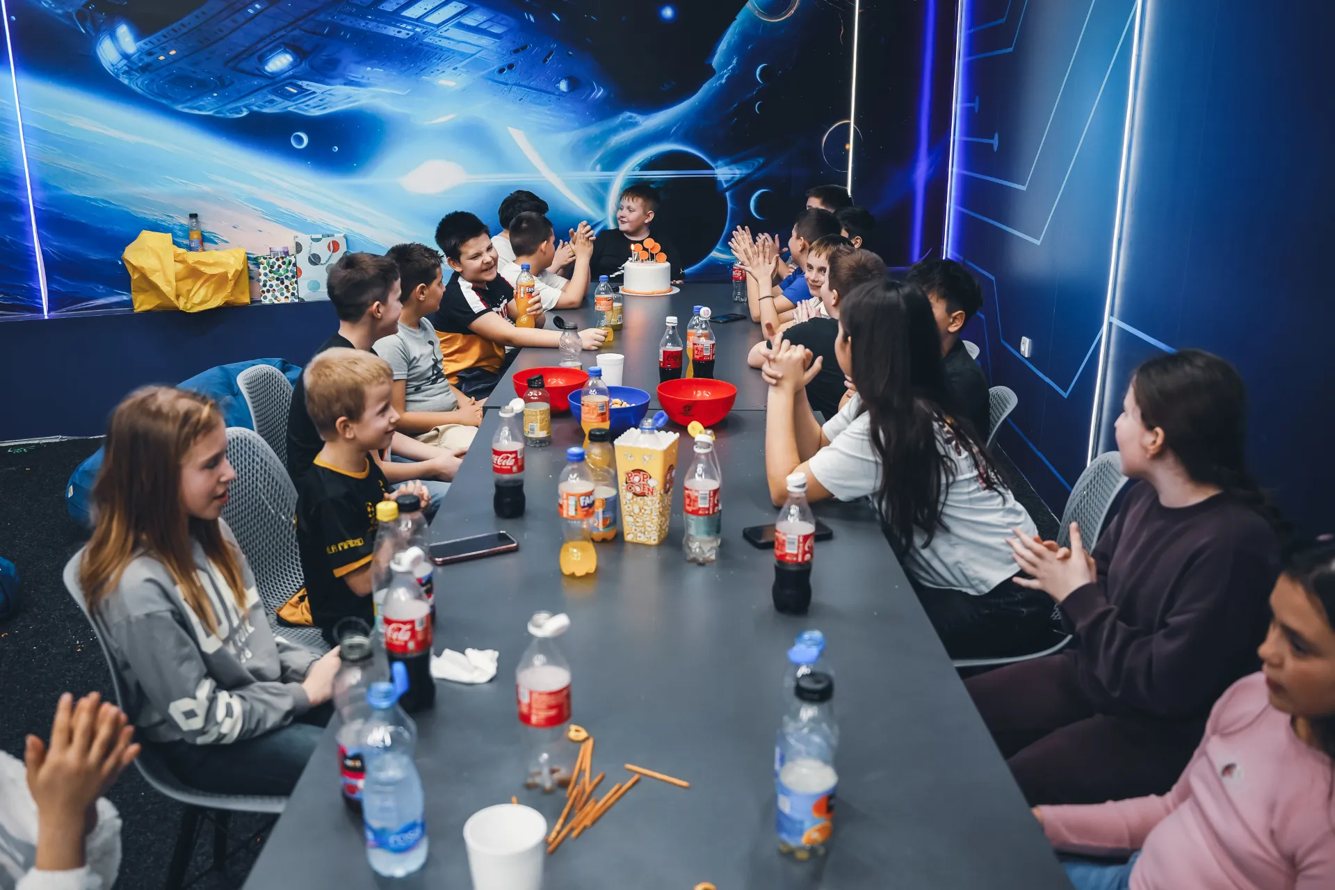 Kids birthday party in blue lounge